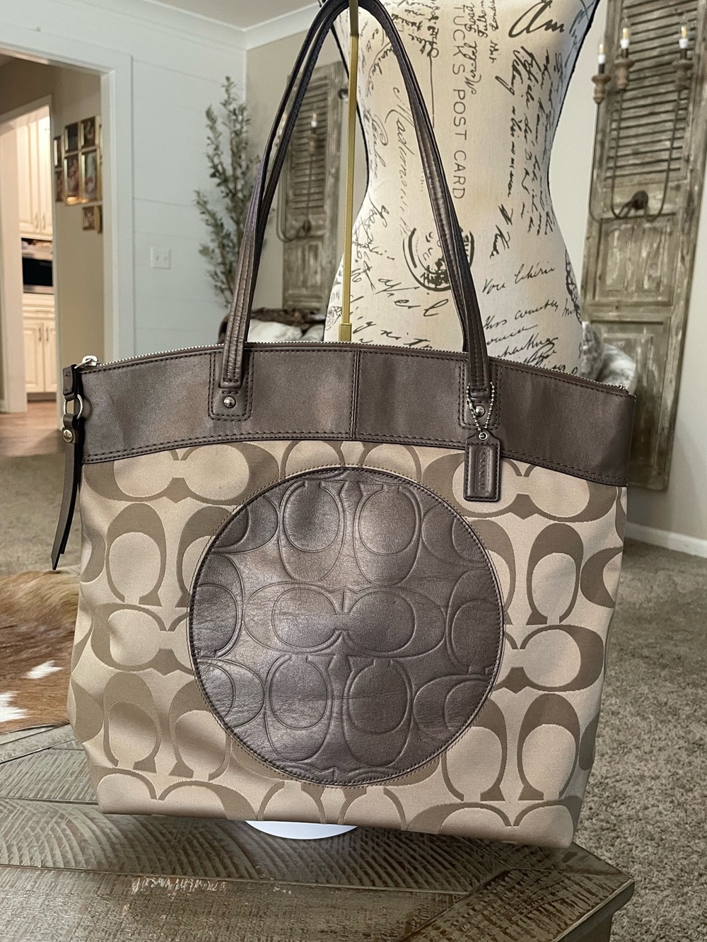 Coach Laura Signature Tote (Style No. F18335)